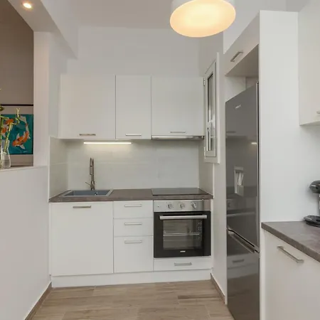 αpartment ιn τhe ηeart οf * Athens
