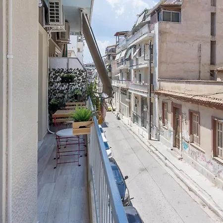 αpartment ιn τhe ηeart οf *